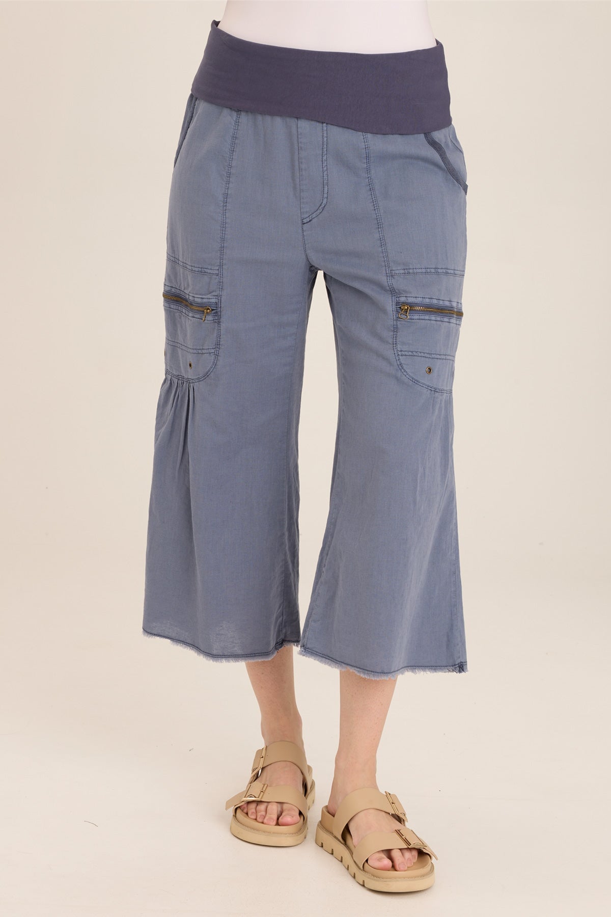 Wearables Pasqual Cotton Linen Flowy Cargo Crop 