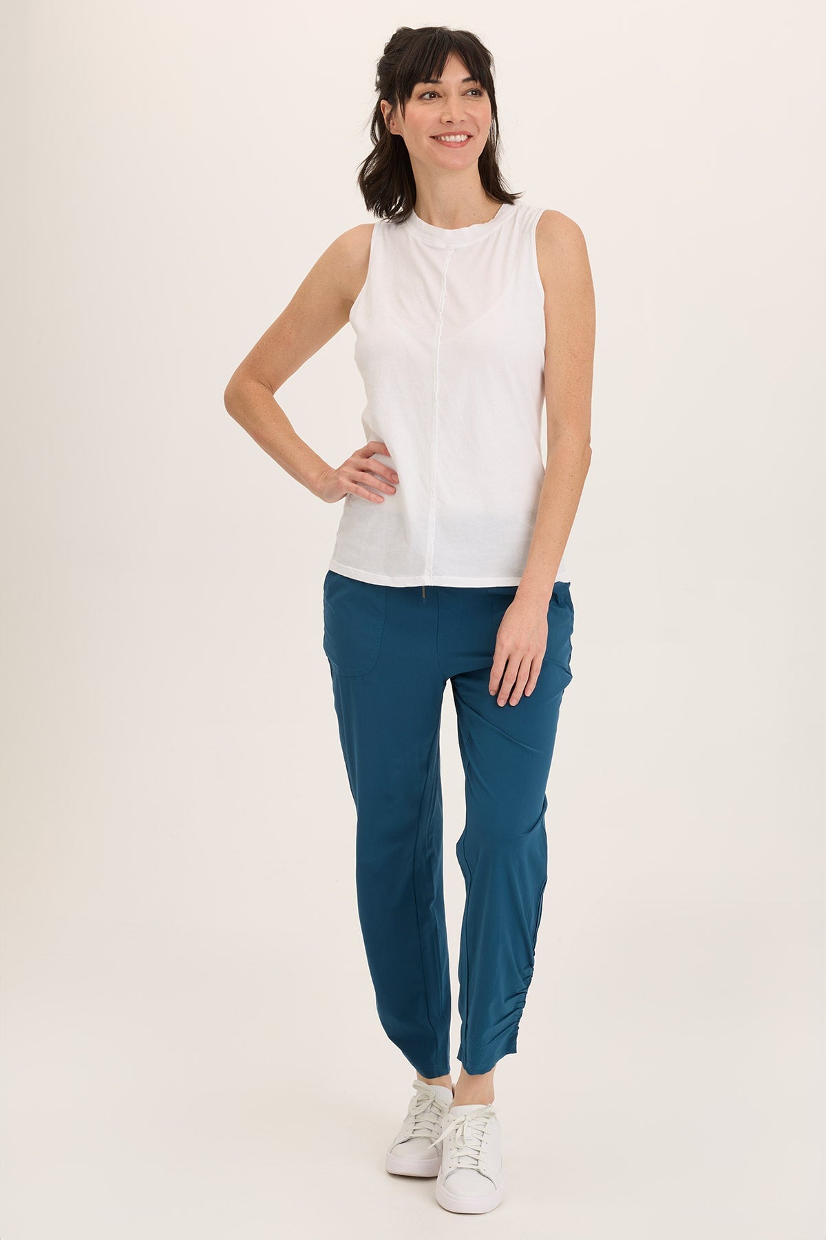 Wearables Lyan Active Whisper Stretch Ruched Crop Legging